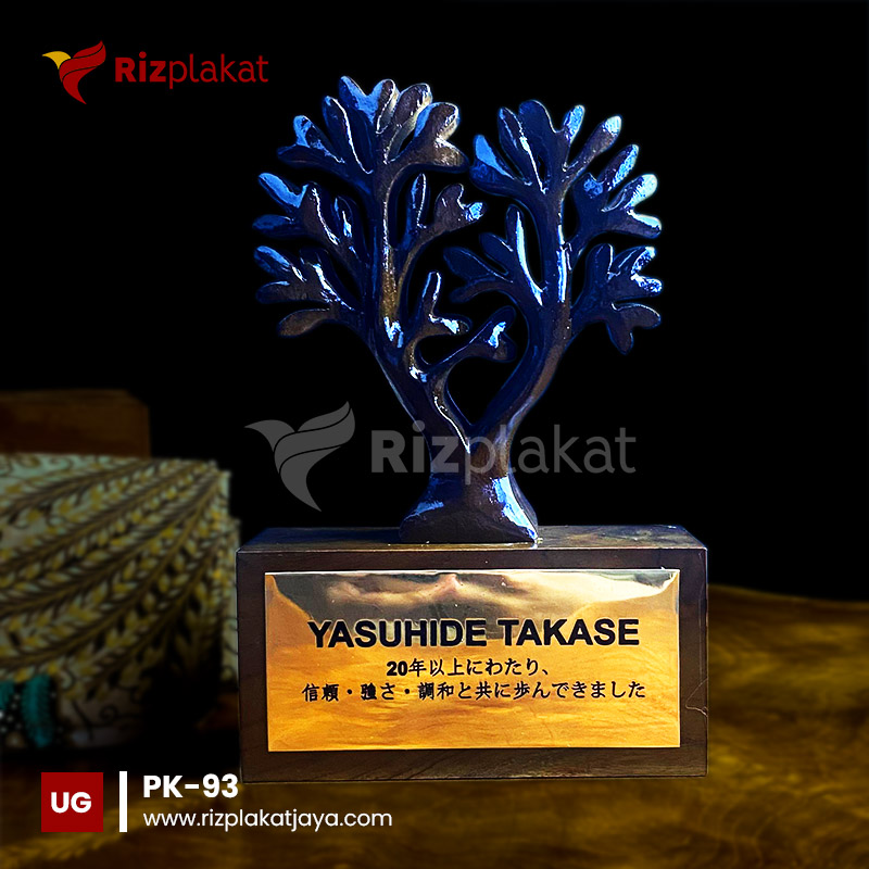 plakat kayu perusahaan