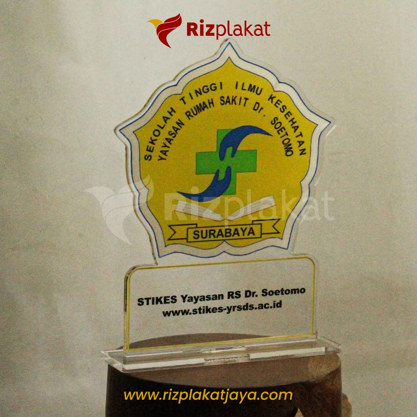 Plakat Akrilik Institusi Kesehatan