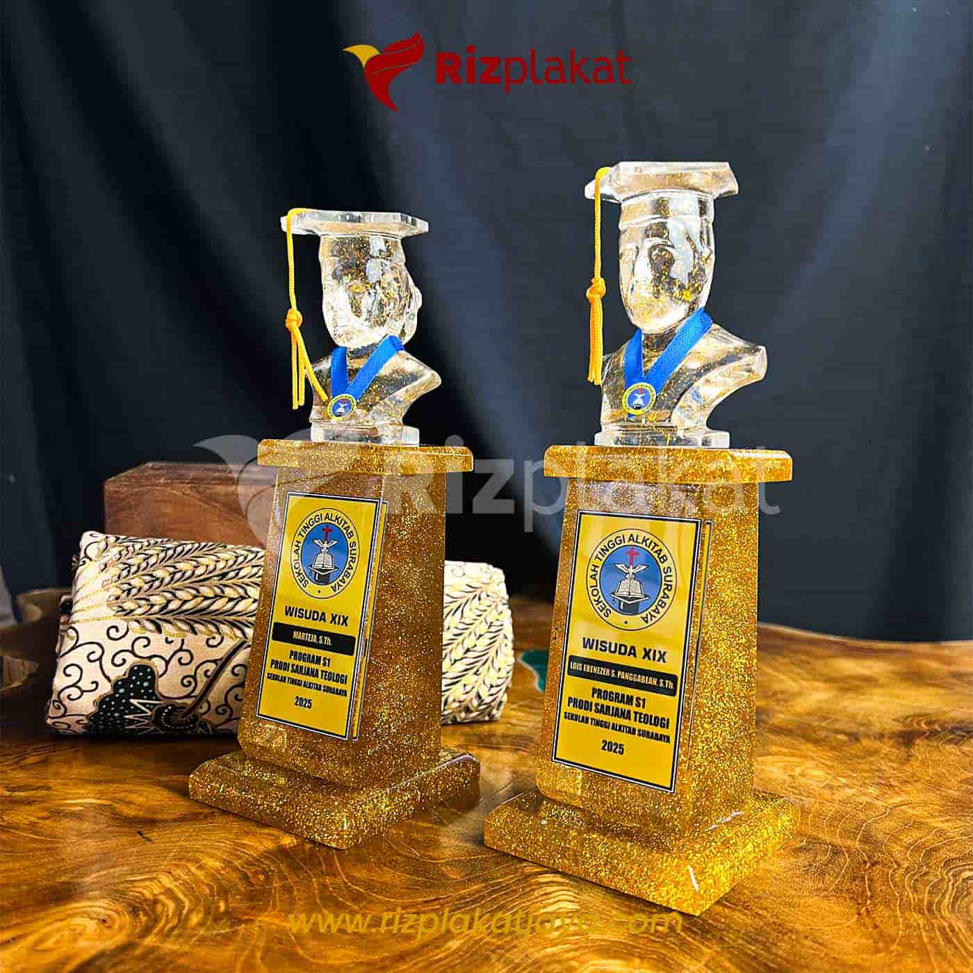 Plakat Fiber Wisuda Figur Wisudawan