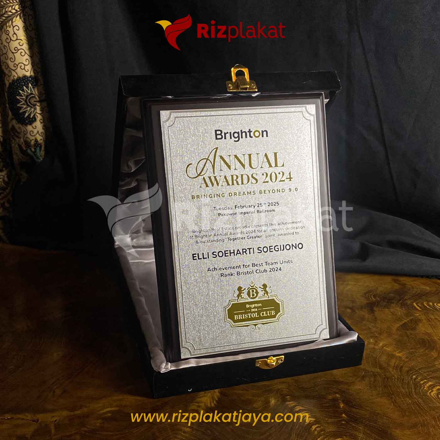 Plakat Penghargaan Box Eksklusif