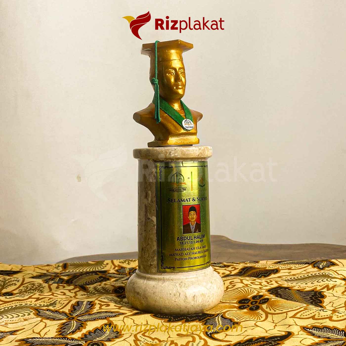 Plakat Wisuda Marmer