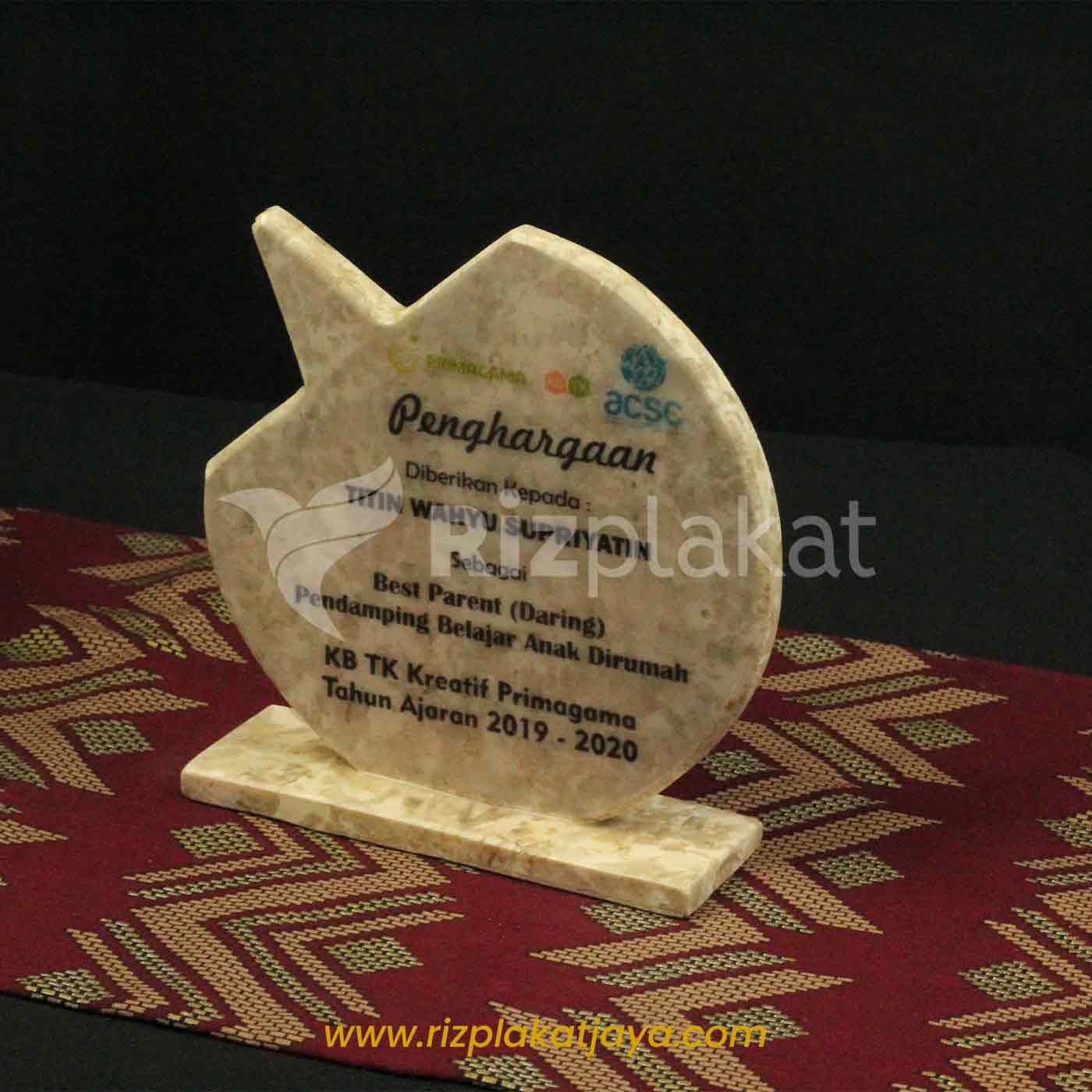 Plakat Penghargaan Marmer